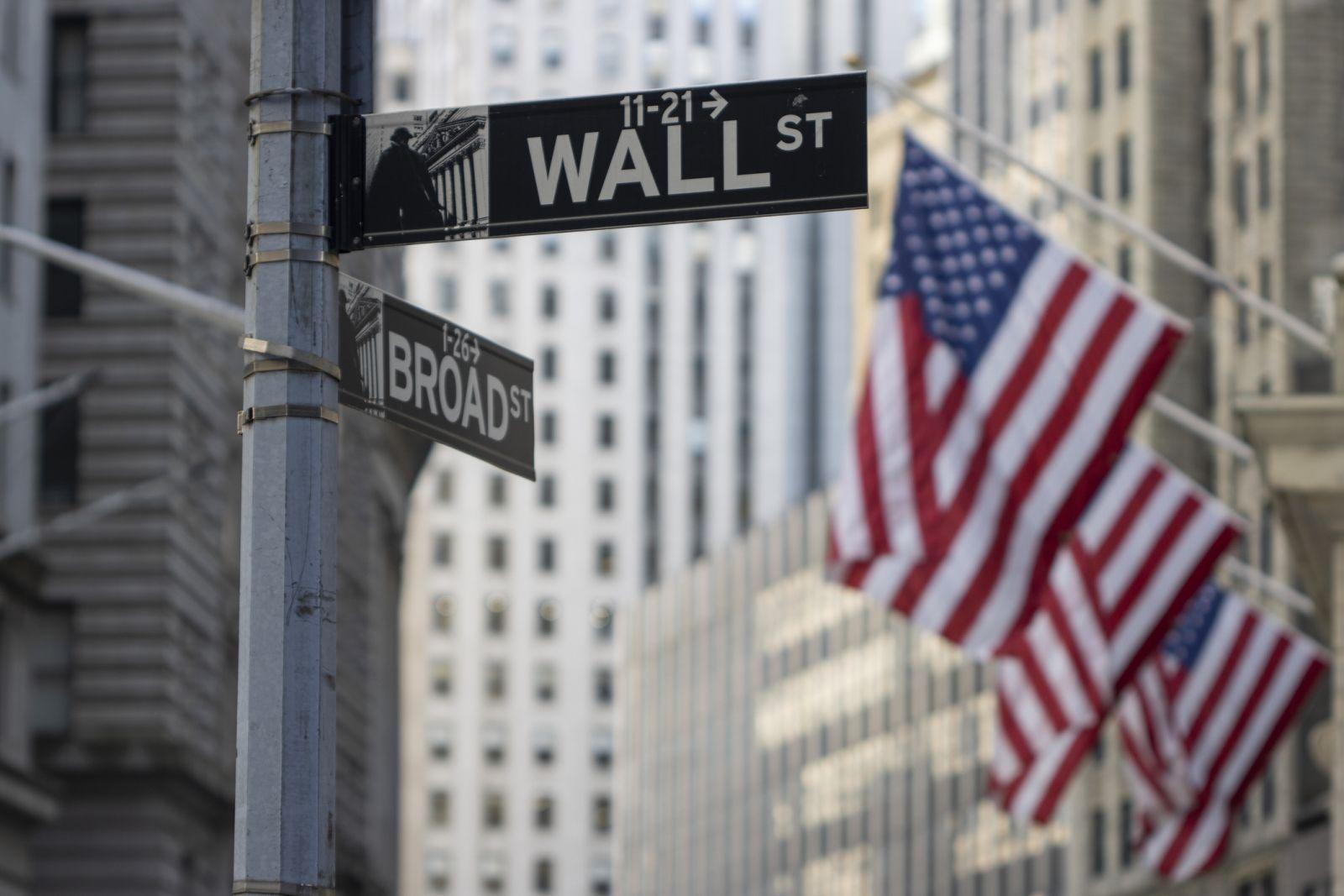Stocks Finish Mostly Lower as Bond Yields Soar