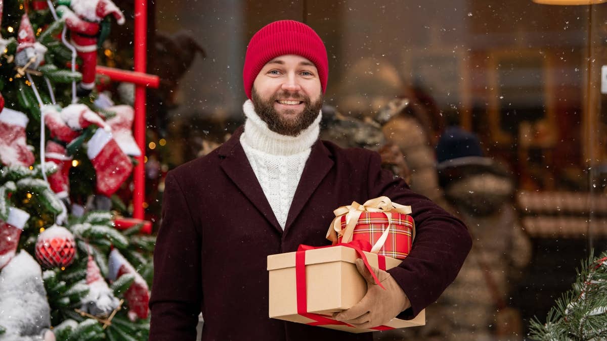 Amazon, Target, and Walmart stay quiet on holiday hiring