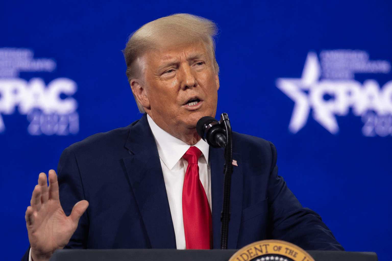 DJT stock flashes a warning sign as Trump Media risks build